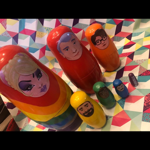 Pride nesting dolls - Picture 2 of 5